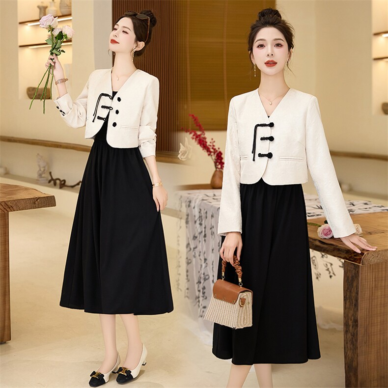 现货2024春装新款时尚潮流简约气质两件套中式盘扣高级感套装套裙，女装短外套，然然