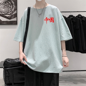 YT26276-P30 亚短袖t恤男大码五分袖男宽松七分袖 港风模特图片