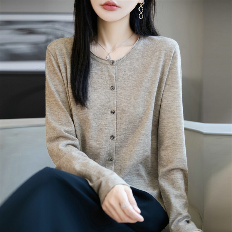 秋季新款纯色针织卷边圆领开衫时尚百搭,女装羊毛衫,朝贺羊绒