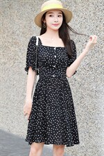 中长款显瘦高腰黑色圆点方领连衣裙，女装连衣裙，寒都衣屋