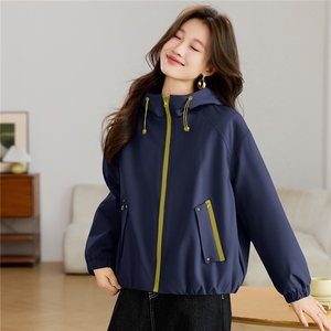 现货2025新款加绒连帽女士休闲时尚连帽派克服图片