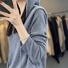 灰色连帽卫衣女春秋薄款带帽打底衫宽松慵懒帽衫短款上衣针织外套，女装针织衫/毛衣，雪真羊绒