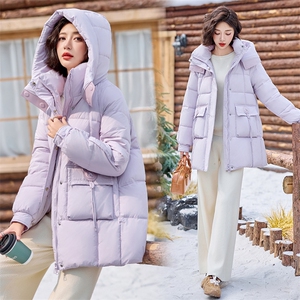 【冬季新品】马卡龙色系中长款连帽羽绒服女-洋气减龄温暖羽绒服图片