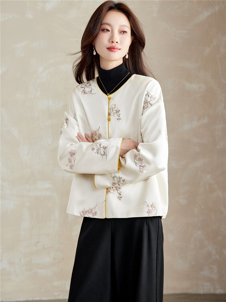 在仓~2026年春季刺绣相生花圆领纽扣落肩袖通勤外套双面穿提花,女装短外套,新依时派