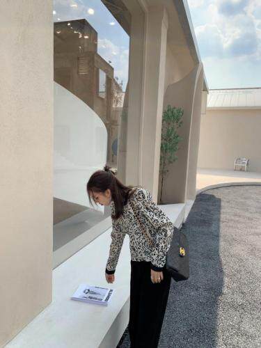 黑白方领上衣，女装，HE