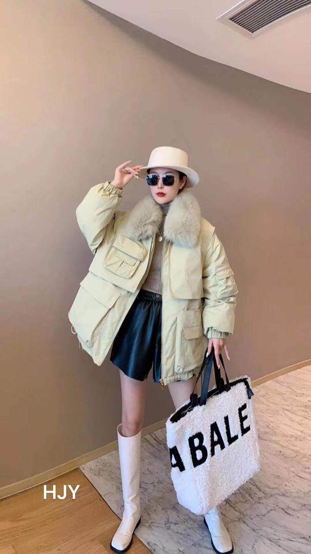 冬季派克羽绒服狐狸毛，女装羽绒服，得到THETHAT