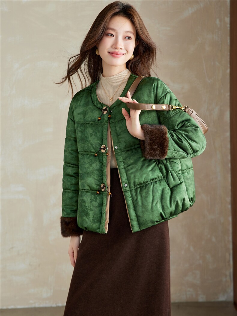 在仓~羽绒棉服2025冬季重磅提花蝴蝶扣三色圆领宽松棉袄貂毛外套,女装棉衣/棉服,新依时派
