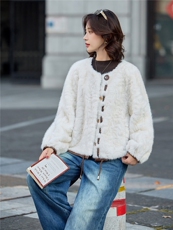 小香风白色毛绒短款外套女2025秋冬新款宽松显瘦气质皮毛一体棉服，女装羊羔毛/颗粒绒，微微衣阁