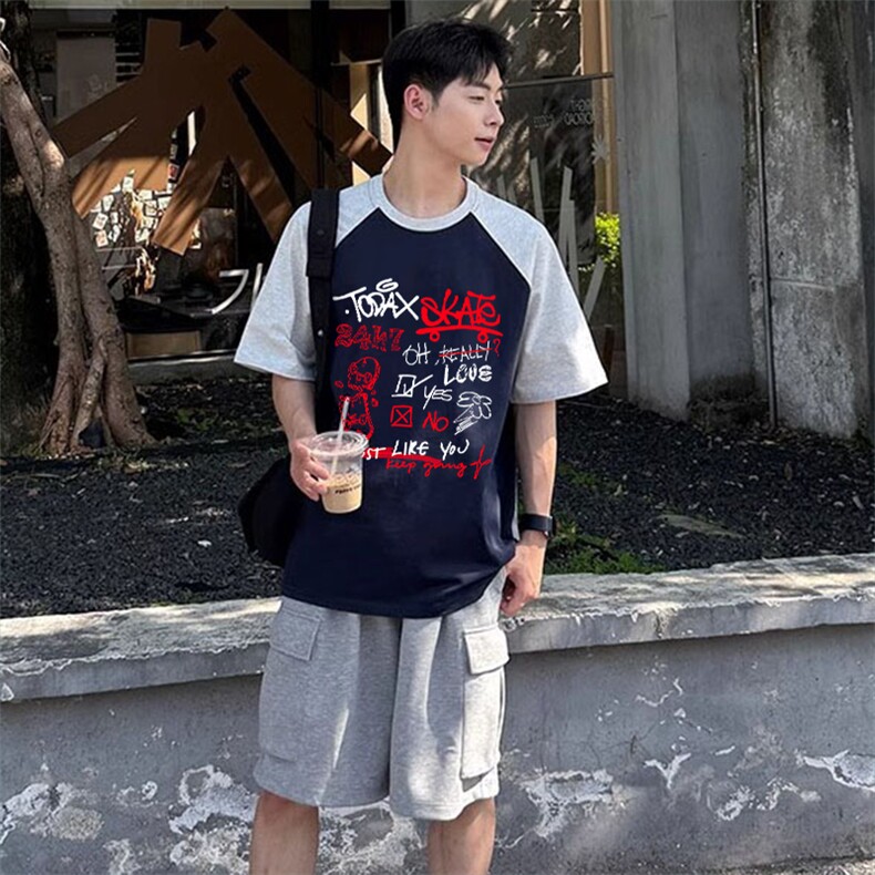 抖音得物高品质二开240克宽松纯棉美式潮牌插肩袖拼接短袖T恤,男装T恤,电商A486