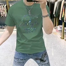 墨绿色