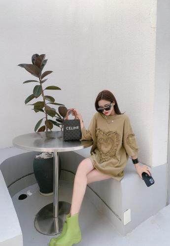 欧洲站～车爱心花边T，白色，黑色，卡其色～均码，女装，LOVELS