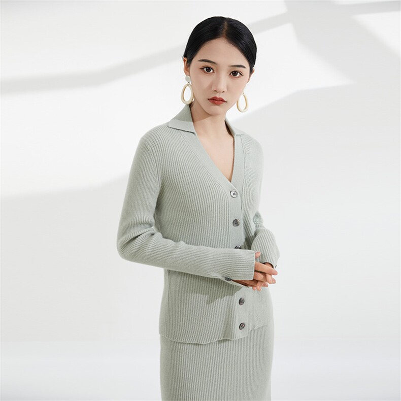 时尚V领显瘦百搭纯色上衣简约半身裙通勤两件套,女装套装/套裙,恒爱羊绒