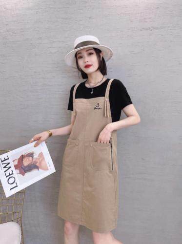 假两件套连衣裙，女装连衣裙，依伊贝诺