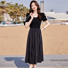 【现货----支持退现】2024年夏季新款圆领泡泡袖中长连衣裙，女装连衣裙，美沁