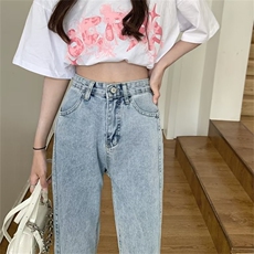 高腰微喇叭牛仔裤女春秋季高街潮大码设计感显瘦直筒裤子，女装牛仔裤，中性港风女装
