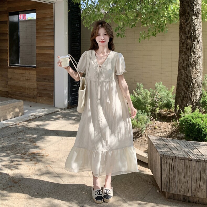 2026新款夏季复古花朵宽松绑带泡泡袖正肩V领连衣裙女夏,女装连衣裙,艾米莉亚