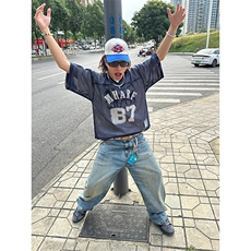 藏青色
