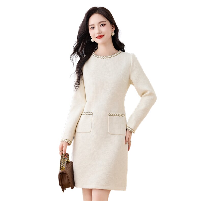 原创品牌旗舰店新款气质v领钉珠连衣裙女春秋款洋气显瘦裙子,女装连衣裙,姿衣坊