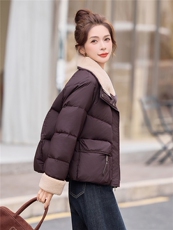 羊羔毛拼接短款白鸭绒羽绒服女2025冬新款加厚保暖，女装羽绒服，余墨