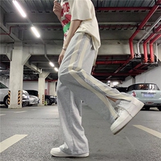 灰色