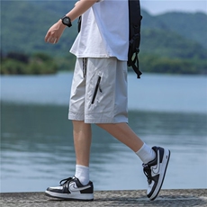 浅灰色