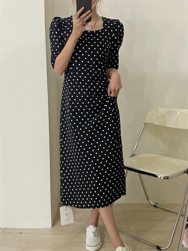 夏季新款波点修身款连衣裙，女装连衣裙，唇蔻