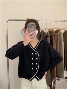 358设计感v领毛衣开衫图片