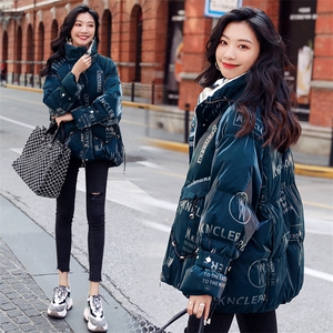 时尚保暖女士亮面印花字母羽绒服 冬季新款轻薄显瘦外套图片