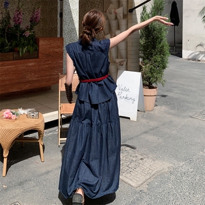 气质显瘦牛仔套装裙女2025夏新款港风复古小飞袖衬衫半身裙两件套图片