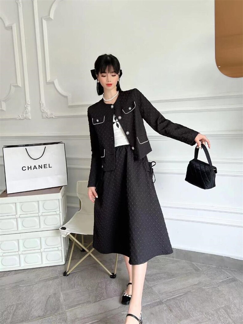 小香风套装，两色、三个尺码，女装职业装，依柏璐(1F)