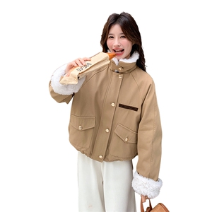 卡其色羊羔毛羽绒服女短款冬季新款韩系减龄加厚小个子白鸭绒外套图片