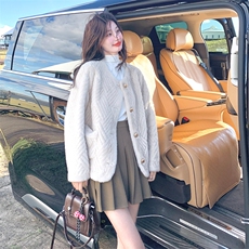 法式毛茸茸皮毛一体上衣女2025年冬季新款加厚毛绒小香风百搭外套，女装皮草，2D075