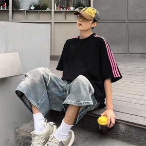 抖音得物品质二开240克宽松纯棉美式潮牌印花三条杠中性风短袖T恤图片