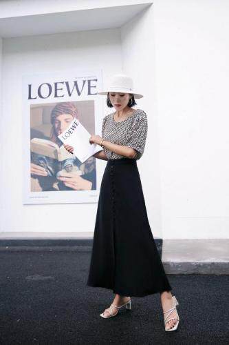 开叉A字裙，女装，盛歌玛