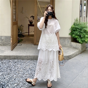 法式白色镂空套装裙女2025夏季新款氛围感度假风上衣半身裙两件套图片