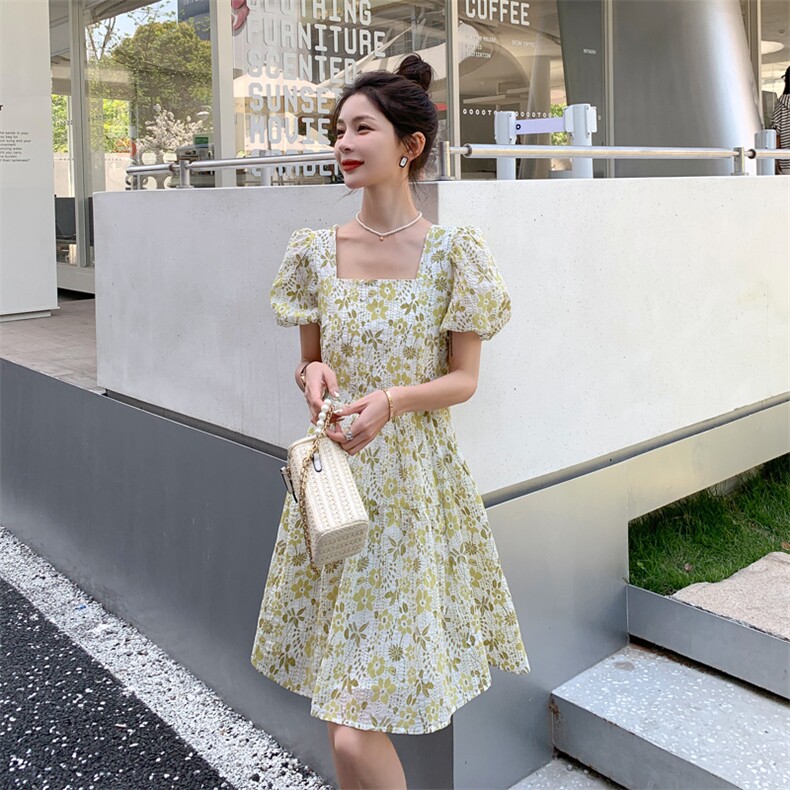 法式方领碎花连衣裙女雪纺中短款夏2025流行气质收腰泡泡袖裙子,女装连衣裙,2C229