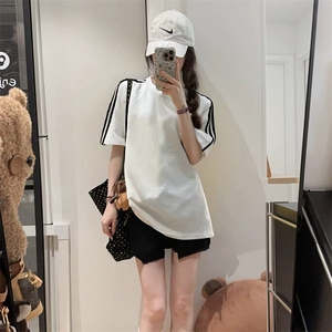 抖音得物品质二开240克宽松纯棉美式潮牌印花三条杠中性风短袖T恤图片