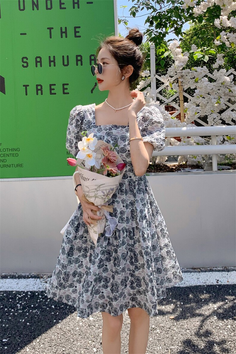 法式方领碎花连衣裙女雪纺中短款夏2025流行气质收腰泡泡袖裙子,女装连衣裙,2C229