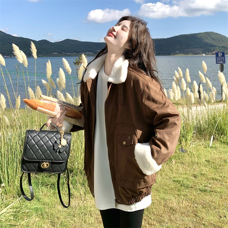 咖棕色美拉德设计款皮毛一体外套女2025秋冬季新款加绒保暖机车服,女装短外套,2C177