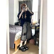 黑色