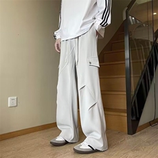 灰色
