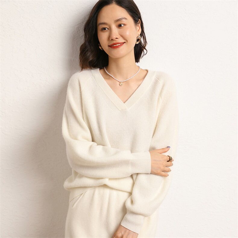 V领羊绒衫女宽松套头羊绒加厚纯色打底针织衫女图片