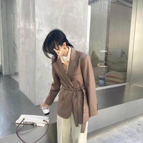 翻驳领两件套西装，女装西装，Vase