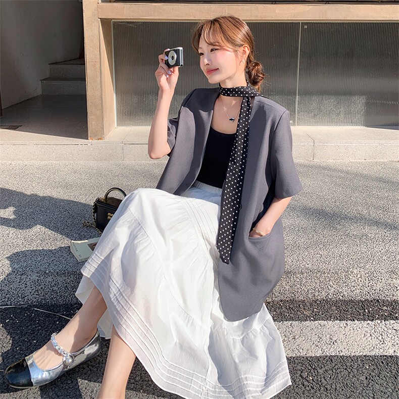 休闲深灰色短袖西装外套女夏2025新款高级感韩系慵懒洋气百搭西服,女装西装,自然秀