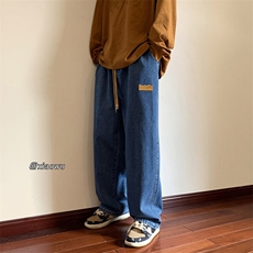 深蓝色