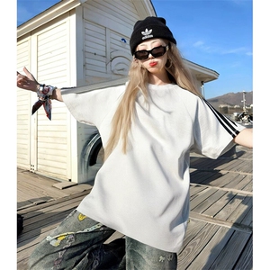 抖音得物品质二开240克宽松纯棉美式潮牌印花三条杠中性风短袖T恤图片