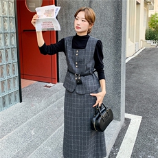 格纹马甲打底衫半身裙套装女秋冬2025新款小个子爆款高级感三件套，女装套装/套裙，1D102-1