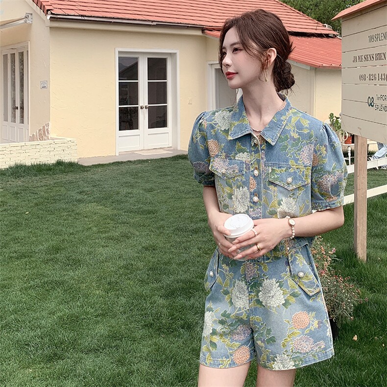 2025夏季新款时尚显瘦洋气减龄牛仔衬衫+短裤两件套,女装套装/套裙,浙宝二楼003号