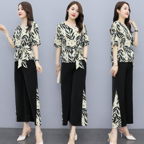 2021夏季新潮穿着舒适简约减龄大方优雅气质独特领口碎花大方，商品下架区，华秀衣