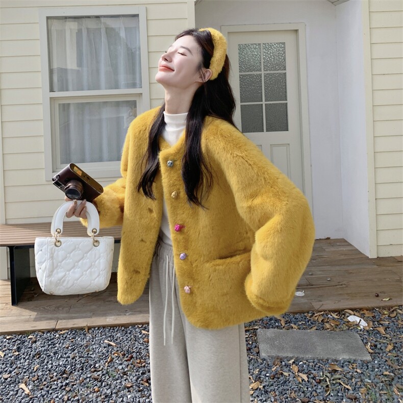 新品2C273-1024-P195-K298暖黄色保暖毛茸茸外套,女装皮草,2C273